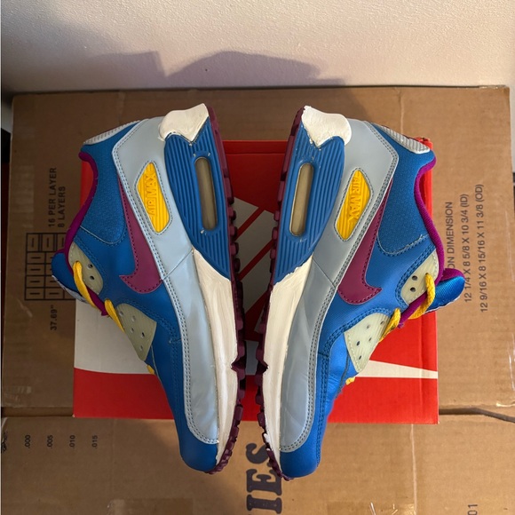 Nike Air Max 90 CL GS Size 4.5Y Sneakers 312153 451 - Picture 2 of 8